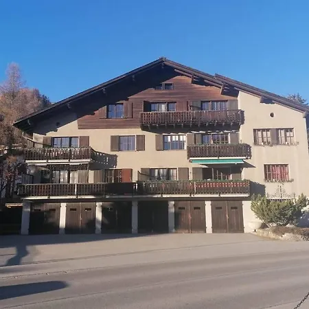 Haus Albertihof: 3-zimmer-wohnung An Top-lage In Davos-platz شقة دافوس
