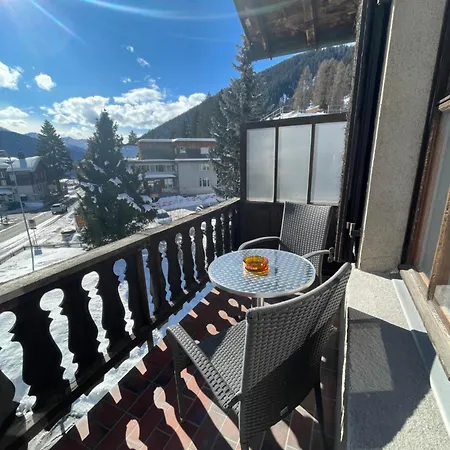 Haus Albertihof: 3-zimmer-wohnung An Top-lage In Davos-platz Апартаменти Давос
