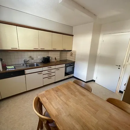 Haus Albertihof: 3-zimmer-wohnung An Top-lage In Davos-platz Appartement